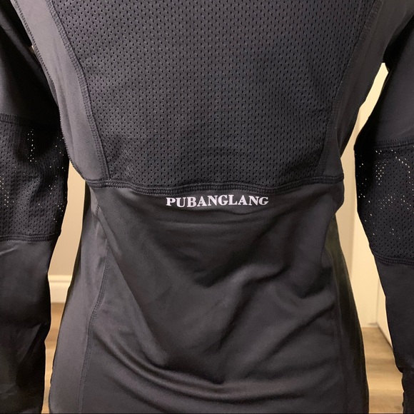 Long Sleeve Black Athletic Fitted Shirt - Picture 7 of 10